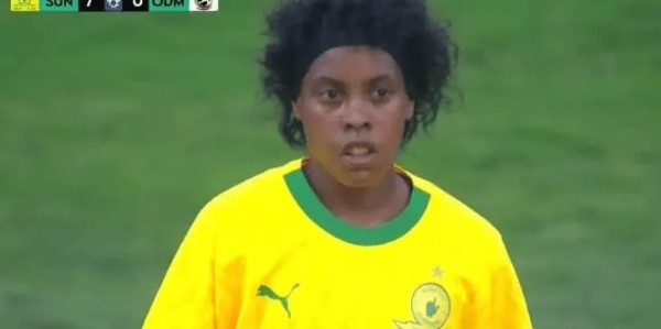 五星体育直播源-马梅洛迪日落女足球员走红网络，长相酷似罗纳尔迪尼奥