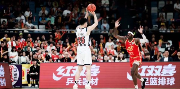 五星体育官网-首发19分钟，靠罚球捡1分+正负值最低！球迷：你这是打了7年CBA？